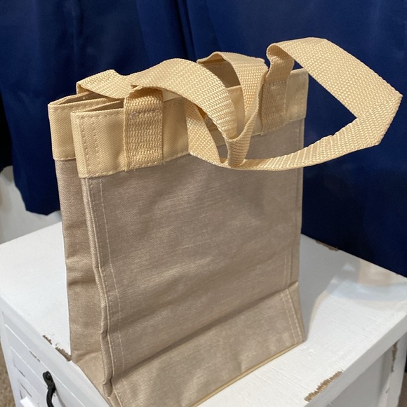 Thirty one bags small essential tote Gold Metallic snowflake NWT retired bag - Picture 6 of 10